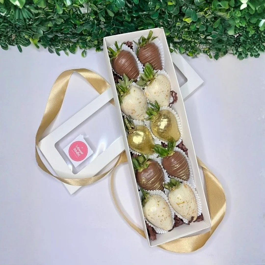 Contrata el servicio de Fresas de Chocolate Caja de 10 Fresas en Partymax. Imagen #1