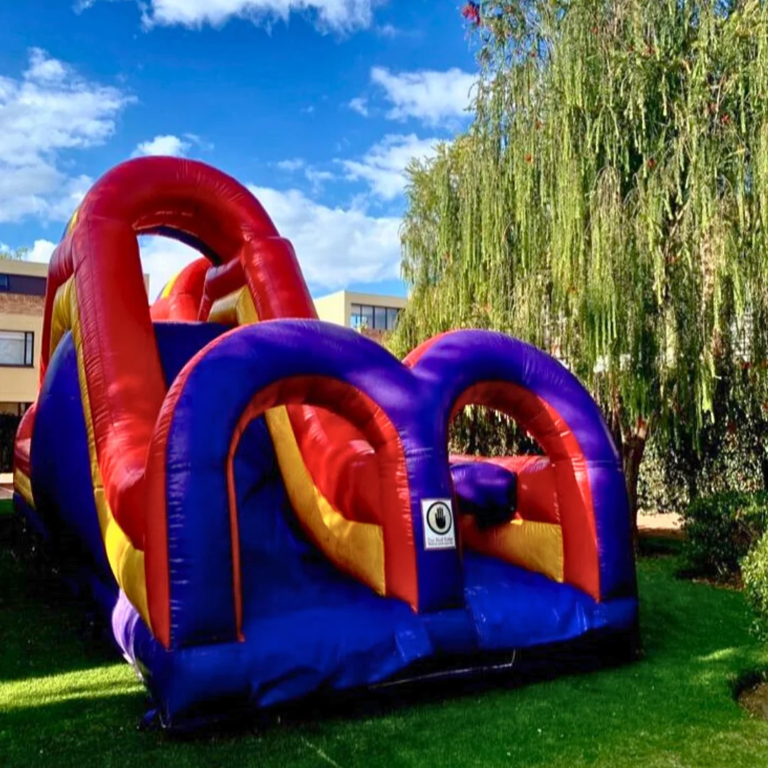 Contrata el servicio de Doble Escalador en Partymax. Imagen #2