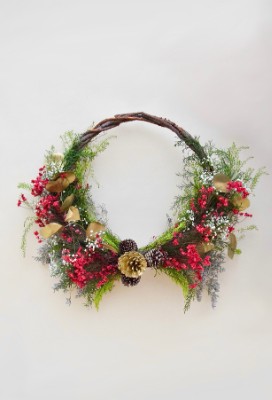 Contrata el servicio de Corona Bosque Navideño en Partymax. Imagen #1