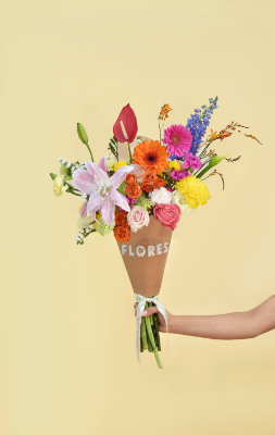 Contrata el servicio de Bouquet Empaque Especial Color Ocaso en Partymax. Imagen #1