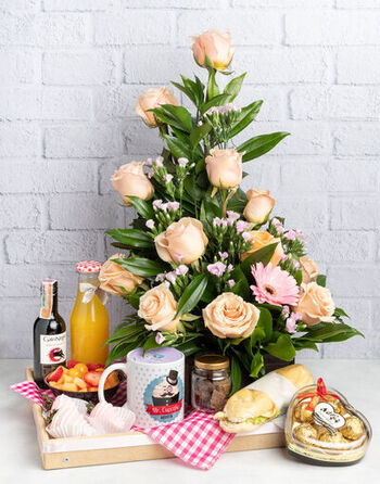 Contrata el servicio de Brunch Zafiro en Partymax. Imagen #2