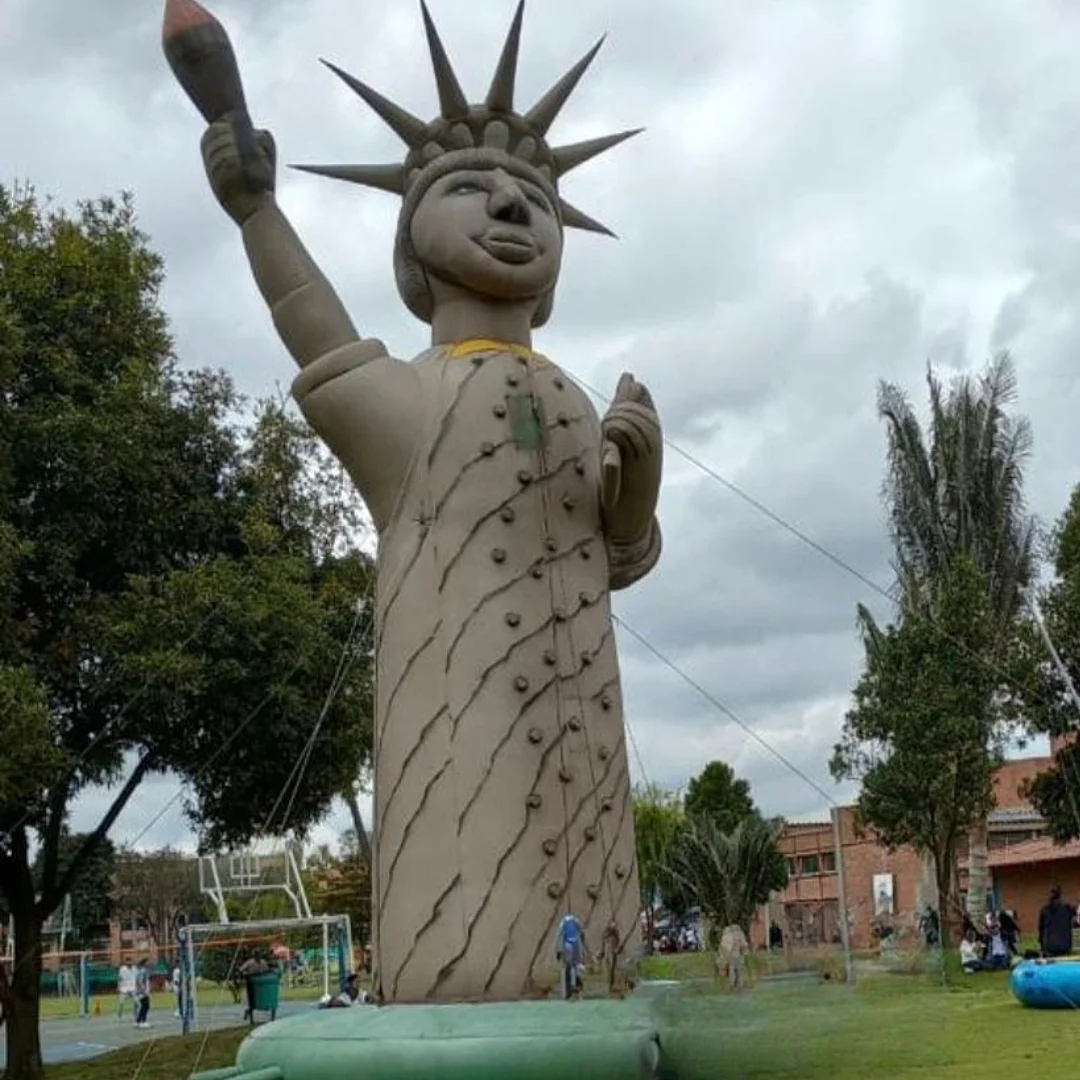 Contrata el servicio de La Cima de La Diversion en Partymax. Imagen #1