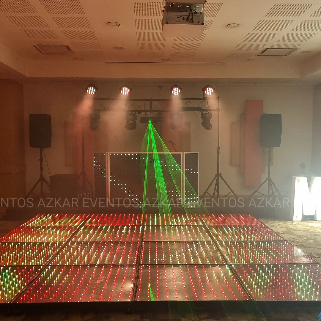 Contrata el servicio de Pista Led de 4mtrs x 4mtrs en Partymax. Imagen #1